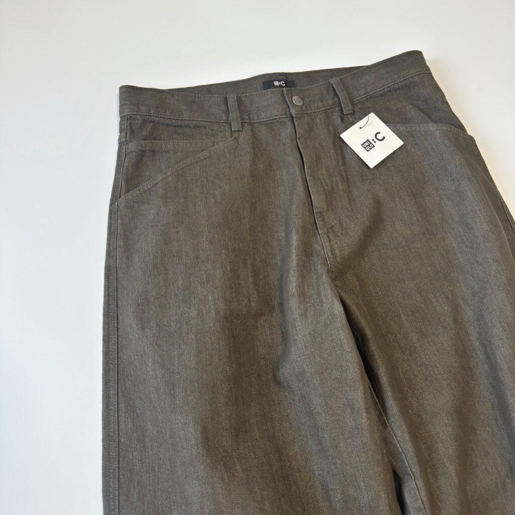 ユニクロC バレルジーンズ（OLIVE・34）。フロントにUNIQLO : Cのネーム